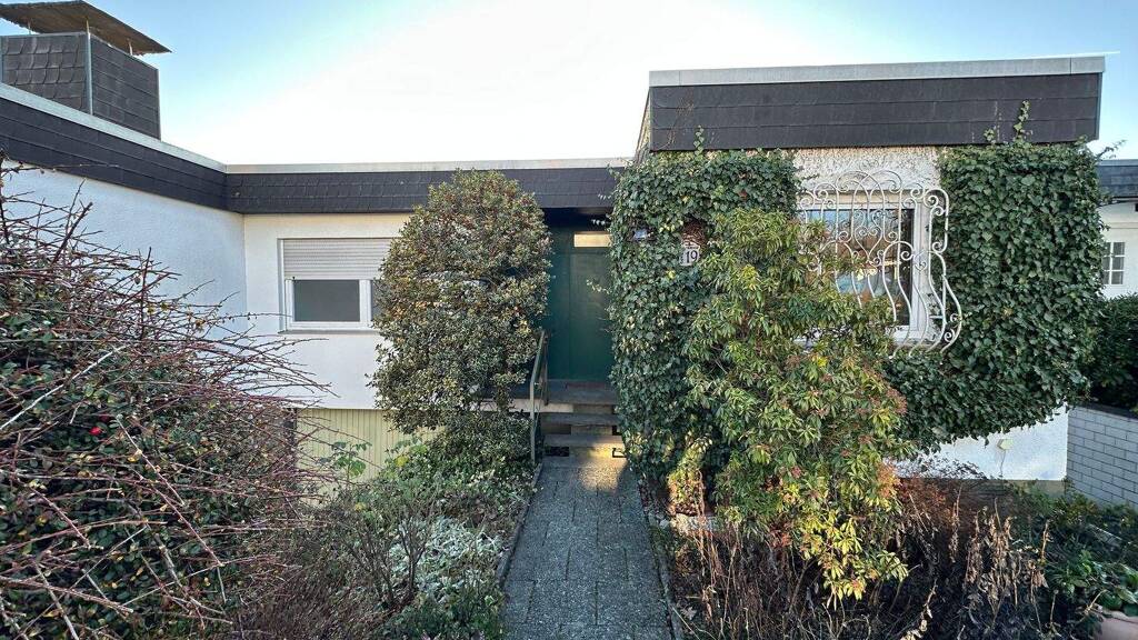 Reihenmittelhaus zum Kauf 695.000 € 5 Zimmer 123,7 m² 324 m² Grundstück frei ab sofort Bad Homburg Bad Homburg vor der Höhe 61350