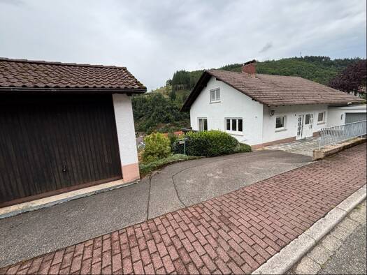 Mehrfamilienhaus zum Kauf 355.000 € 5 Zimmer 180 m² 890 m² Grundstück frei ab sofort Nordrach 77787