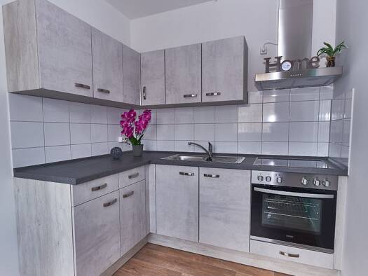 Wohnung zur Miete 300 € 2 Zimmer 47,3 m² 2. Geschoss frei ab 01.12.2026 August-Bebel-Straße (Hohenmö.) 45 Hohenmölsen Hohenmölsen 06679