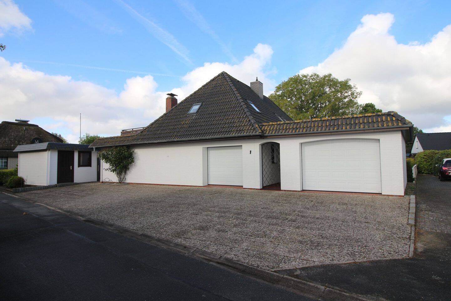 Immobilie in Westerdeichstrich - Gepflegtes großes Ferienhaus mit Einliegerwohnung und 3 Appartments  - Bild 3