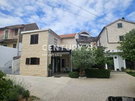 Einfamilienhaus zum Kauf 549.000 € 3 Zimmer 154 m² Šibenik 22000