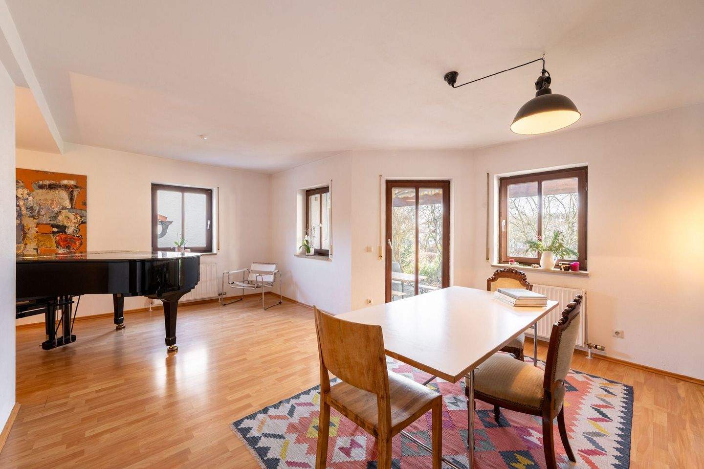 Immobilie in Weßling - AIGNER - Charmante Doppelhaushälfte mit idyllischem Garten mit Westausrichtung in Weßling - Bild 1