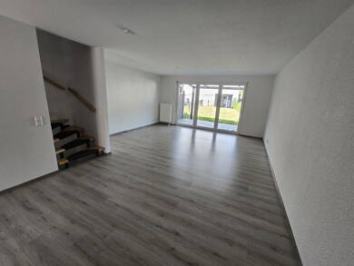 Reihenmittelhaus zur Miete 1.800 € 4 Zimmer 135 m² 450 m² Grundstück frei ab 01.07.2025 Sinsheim Sinsheim 74889