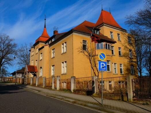 Villa zum Kauf 200.000 € 25 Zimmer 1.266 m² 3.640 m² Grundstück frei ab sofort Waldheim 04736