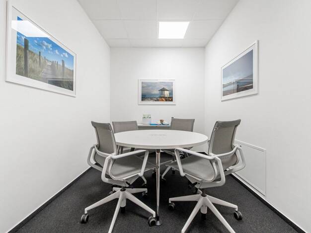 Bürofläche zur Miete provisionsfrei 2.817 € 45 m² Bürofläche Neufeldtstraße 6 Ravensberg Ravensberg 24118