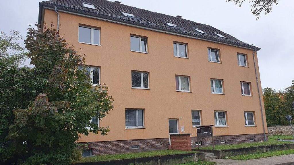 Wohnung zur Miete 300 € 45 m² frei ab sofort Leunaer Straße 1 A Merseburg 06217
