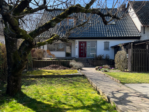 Einfamilienhaus zum Kauf 520.000 € 4,5 Zimmer 138 m² 518 m² Grundstück frei ab sofort Grasweg 8 Neuenburg Neuenburg am Rhein 79395