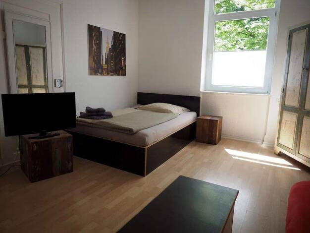 Studio zur Miete 570 € 4 Zimmer 124 m² frei ab sofort Königsteiner Straße 48 Höchst Frankfurt am Main 65929