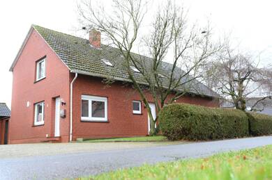 Einfamilienhaus zum Kauf 295.000 € 9 Zimmer 185 m² 792 m² Grundstück Diele Weener 26826