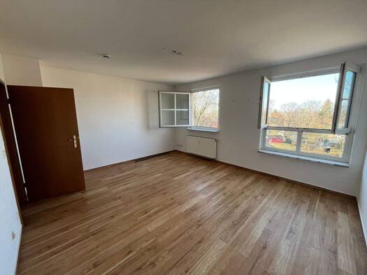 Wohnung zum Kauf 42.800 € 1 Zimmer 28 m² 3. Geschoss frei ab sofort Am Klemmberg 5 Weißenfels Weißenfels 06667
