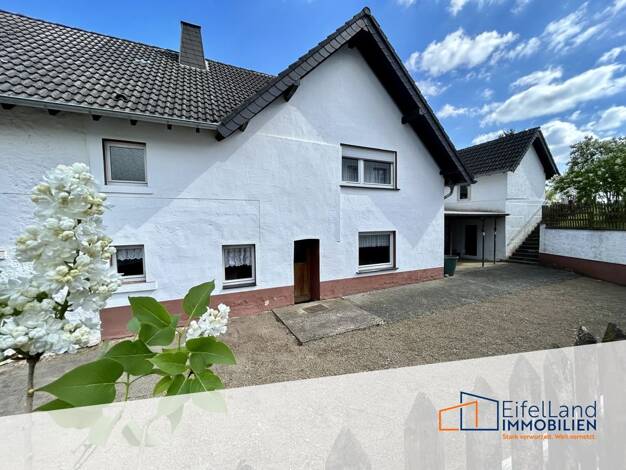 Doppelhaushälfte zum Kauf 159.000 € 4 Zimmer 140 m² 1.000 m² Grundstück Uedelhoven Blankenheim 53945