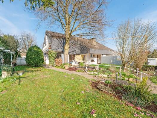 Mehrfamilienhaus zum Kauf 1.180.000 € 10 Zimmer 229,6 m² 948 m² Grundstück frei ab sofort Wendlingen 73240