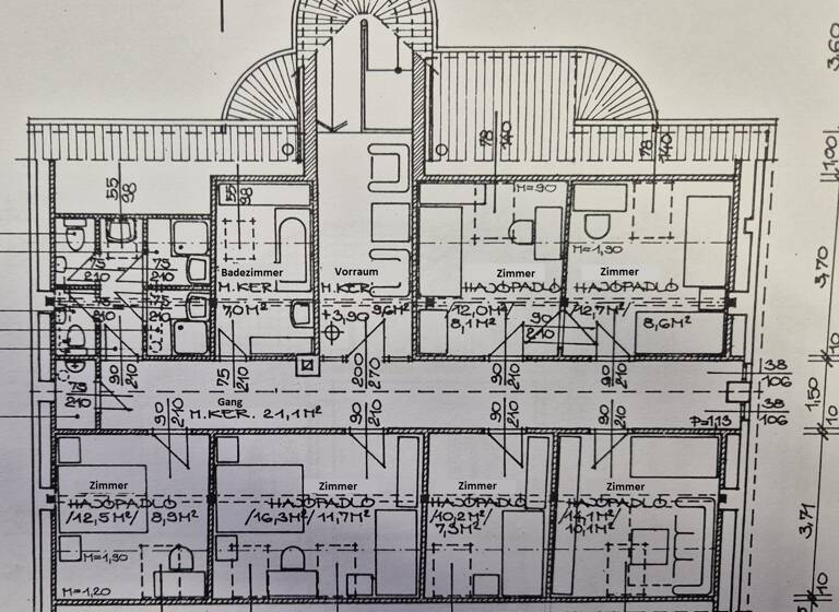 Villa zum Kauf 630.900 € 14 Zimmer 400 m² 975 m² Grundstück Keszthely