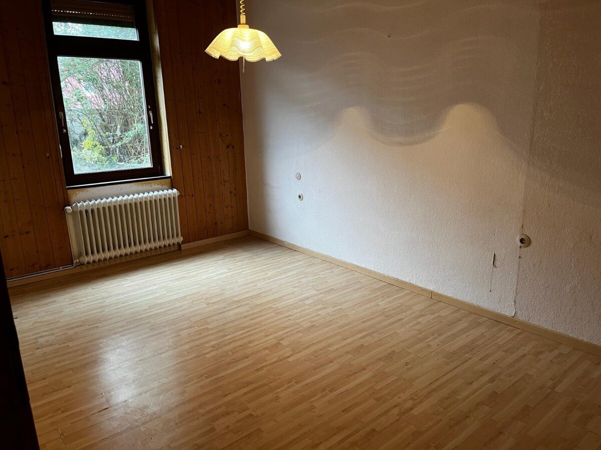 Reihenmittelhaus zum Kauf 115.000 € 5 Zimmer 95 m²<br/>Wohnfläche 79 m²<br/>Grundstück Heppens Wilhelmshaven 26384