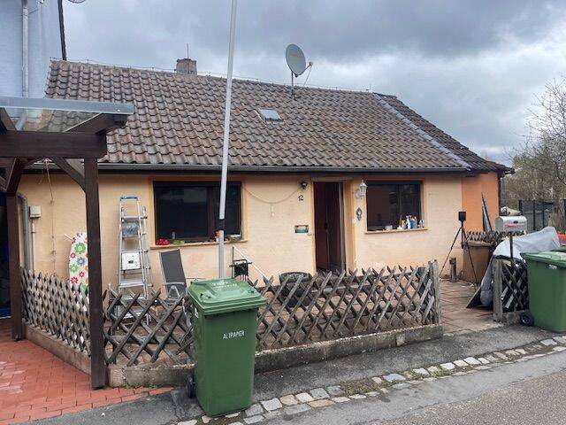 Immobilie in Cadolzburg - Einfamilienhaus zum renovieren in begehrter Wohnlage - Bild 1