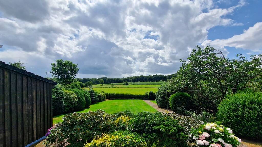 Einfamilienhaus zum Kauf 299.000 € 5,5 Zimmer 126,6 m² 1.080 m² Grundstück Ostrohe 25746