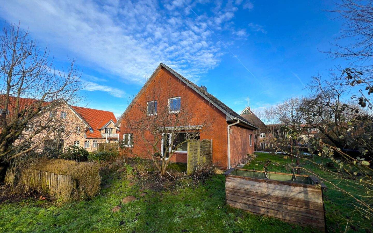 Immobilie in Hoisdorf - Wohnen mit viel Platz: Gepflegtes Einfamilienhaus mit zusätzlichen Dachgeschossräumen! - Bild 1