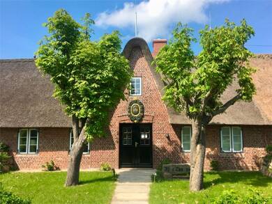 Reihenmittelhaus zur Miete 2.700 € 4 Zimmer 105 m² 300 m² Grundstück frei ab 01.06.2025 Tinnum Sylt 25980