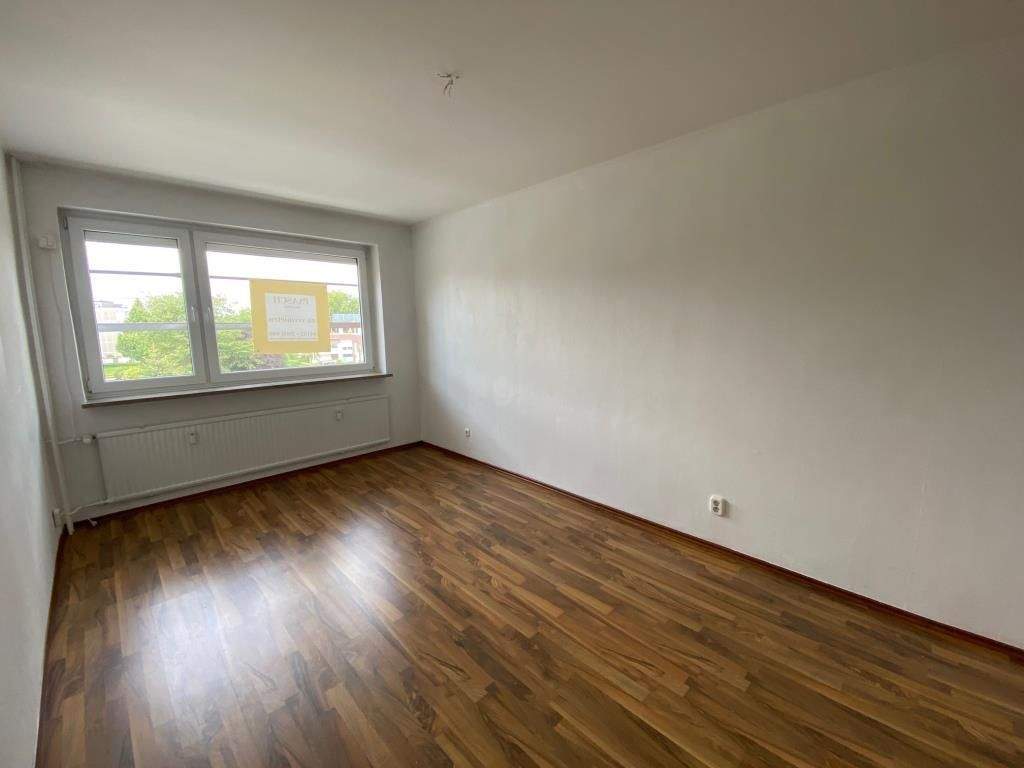 Immobilie in Bargteheide - SEHR ZENTRAL GELEGENE UND GROSSZÜGIGE 3-ZIMMER-EIGENTUMSWOHNUNG - Bild 3