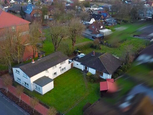 Mehrfamilienhaus zum Kauf 349.000 € 13 Zimmer 341 m² 1.793 m² Grundstück frei ab sofort Lunden 25774
