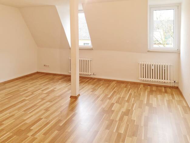 Wohnung zur Miete 335 € 2 Zimmer 50,9 m² Dachgeschoss, 3. Geschoss Bessemerstraße 10 Laar Duisburg 47119