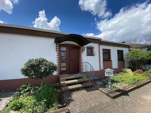 Einfamilienhaus zum Kauf 649.000 € 5 Zimmer 131 m² 364 m² Grundstück Delkenheim Wiesbaden 65205