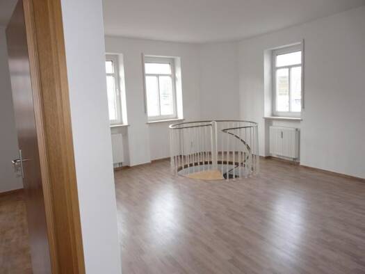 Wohnung zur Miete 320 € 2 Zimmer 67 m² EG frei ab 01.06.2026 Crimmitschau 08451