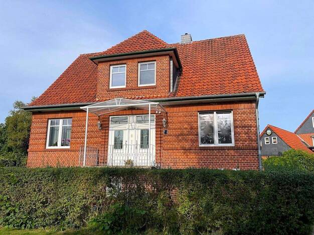 Mehrfamilienhaus zum Kauf provisionsfrei 285.000 € 6 Zimmer 178 m² 592 m² Grundstück Brelingen Wedemark 30900