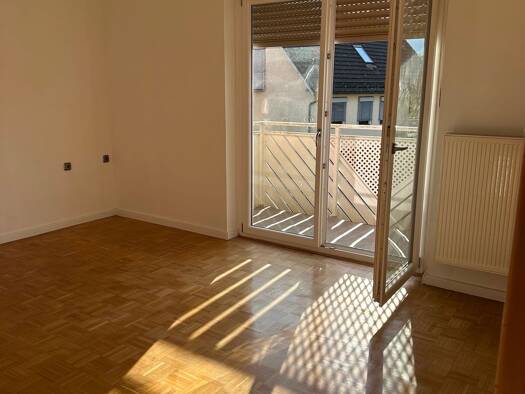 Wohnung zur Miete 850 € 3 Zimmer 94 m² frei ab sofort Oberndorf Schweinfurt 97424