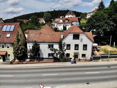Mehrfamilienhaus zum Kauf als Kapitalanlage geeignet 325.000 € 8 Zimmer 152 m² 352 m² Grundstück Schwarzwaldstr. 4 Immendingen Immendingen 78194