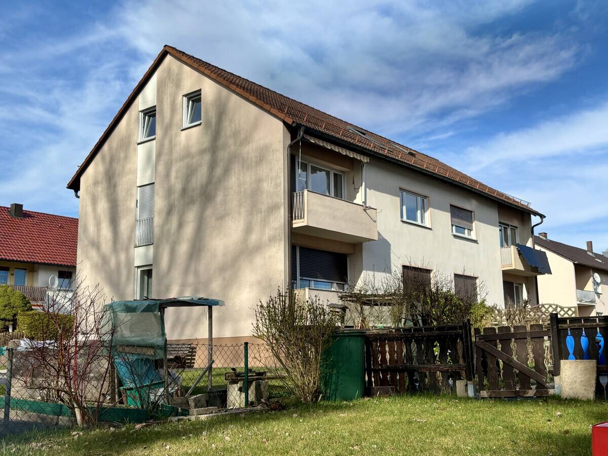 Immobilie in Allersberg - Gemütliche 3-Zimmer-Wohnung mit Balkon und eigenem Gartenanteil - Bild 1