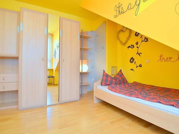 WG-Zimmer zur Miete auf Zeit 365 € 16 m² 2. Geschoss frei ab sofort Altenberg Oberasbach 90522
