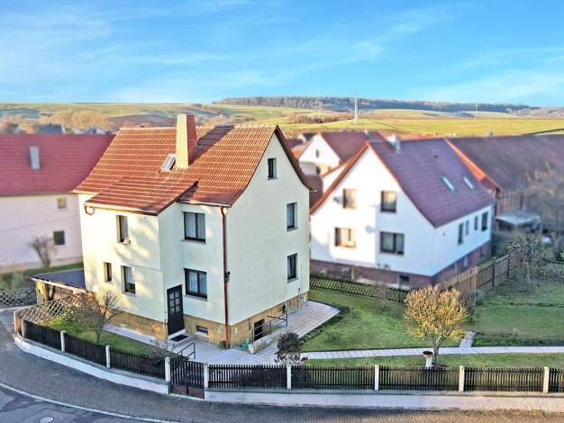 Einfamilienhaus zum Kauf 165.000 € 6 Zimmer 130 m² 674 m² Grundstück frei ab 01.02.2026 Berka vor dem Hainich 99826