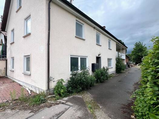 Haus zum Kauf 339.000 € 13 Zimmer 300 m² 1.047 m² Grundstück frei ab sofort Weißenhorner Straße 4 Autenried Ichenhausen 89335