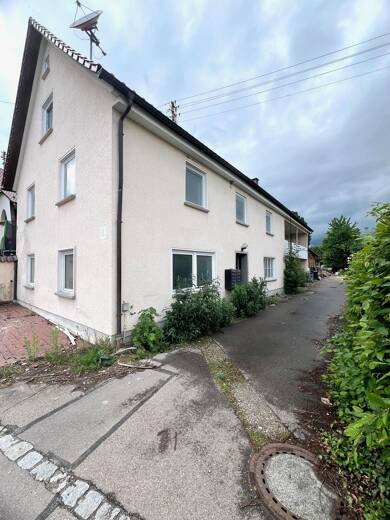 Haus zum Kauf 339.000 € 13 Zimmer 300 m² 1.047 m² Grundstück frei ab sofort Weißenhorner Straße 4 Autenried Ichenhausen 89335