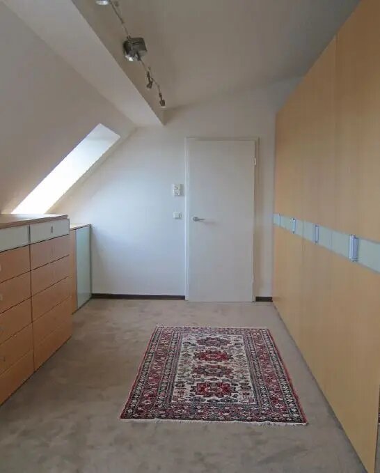 Wohnung zur Miete 700 € 5 Zimmer 189 m²<br/>Wohnfläche ab sofort<br/>Verfügbarkeit Mittelstr. Lank - Latum Meerbusch 40668