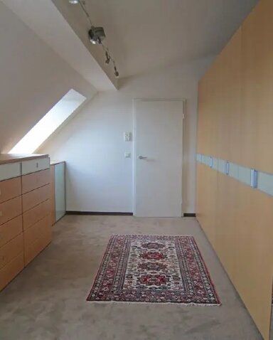 Wohnung zur Miete 700 € 5 Zimmer 189 m² frei ab sofort Mittelstr. Lank - Latum Meerbusch 40668