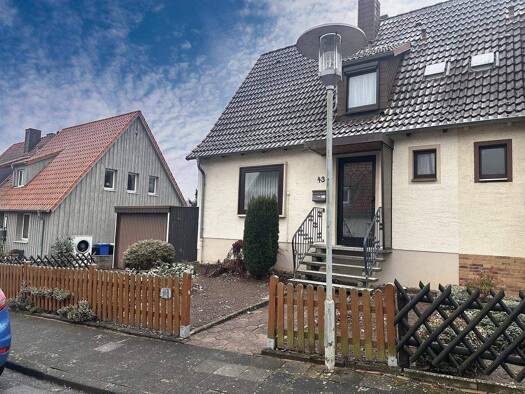 Doppelhaushälfte zum Kauf 185.000 € 3 Zimmer 72 m² 617 m² Grundstück Moritzberg Hildesheim 31139