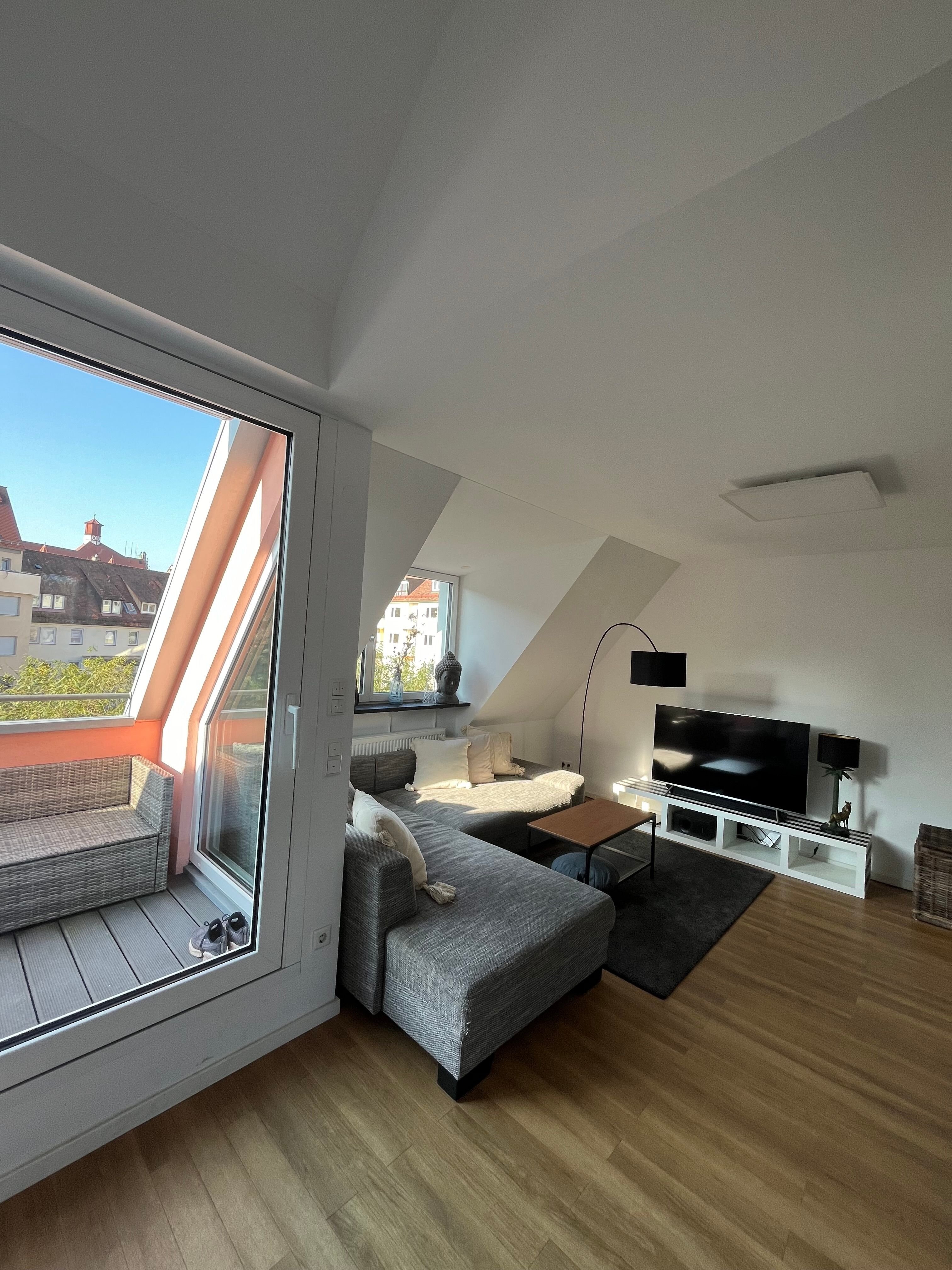 Maisonette zur Miete 900 € 2 Zimmer 61 m²<br/>Wohnfläche 3.<br/>Geschoss 01.02.2025<br/>Verfügbarkeit Altstadt / St. Sebald Nürnberg 90403