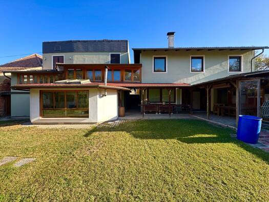 Haus zum Kauf 100.000 € 8 Zimmer 1.224 m² Grundstück Retz 2070