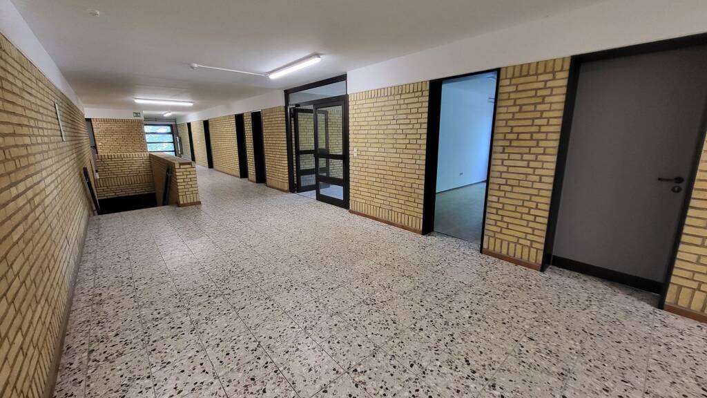 Bürogebäude zur Miete provisionsfrei 1.179,4 m² Bürofläche teilbar von 14 m² bis 65 m² Breedlandweg Eggebek 24852