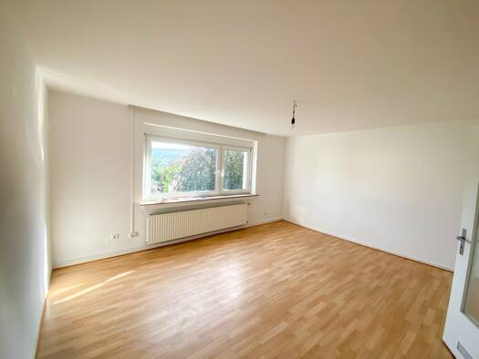 Wohnung zur Miete 400 € 3 Zimmer 59 m² frei ab sofort Hellefelderstraße 66 Arnsberg 59821