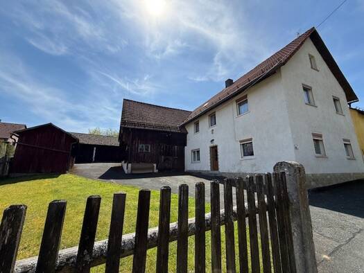 Haus zum Kauf 170.900 € 5 Zimmer 142 m² 1.142 m² Grundstück frei ab sofort Ziegeleistr. 33 Regenthal Pottenstein 91278