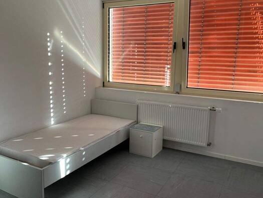 WG-Zimmer zur Miete Wohnen auf Zeit 580 € 16 m² frei ab 29.09.2026 Hedelfingerstr. 0 Wangen Stuttgart Hedelfingen 70327