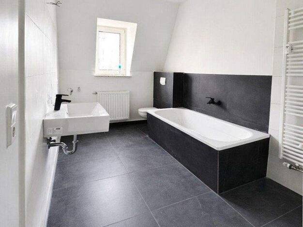 Wohnung zur Miete 585 € 3 Zimmer 71 m² 2. Geschoss Äußere Crimmitschauer Straße 33 Meerane 08393