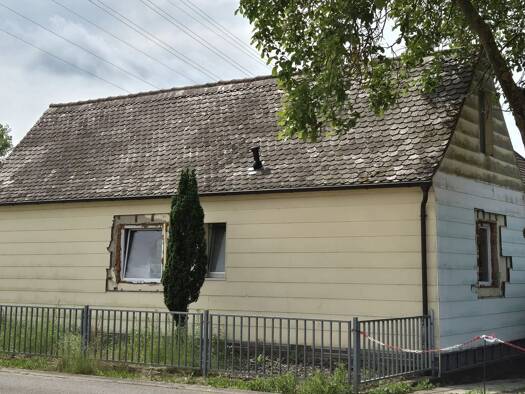 Einfamilienhaus zum Kauf 9.000 € 1 Zimmer 50 m² 662 m² Grundstück Kitzingen Kitzingen 97318