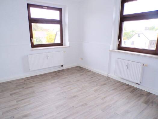 Wohnung zur Miete 250 € 2 Zimmer 47 m² 2. Geschoss frei ab sofort Dorfstraße Langenhessen Werdau 08412