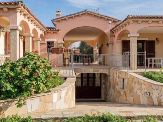 Haus zum Kauf 1.800.000 € 1.000 m² 900 m² Grundstück Olbia 07026