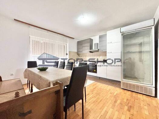 Haus zur Miete 230 € 4 Zimmer 180 m² Dubrava - Klaka - Mirosevac