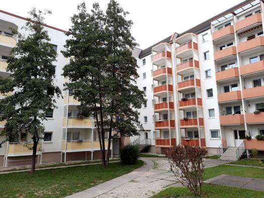 Studio zur Miete 205 € 1 Zimmer 34,2 m² 1. Geschoss Parkgasse 3 Crimmitschau 08451